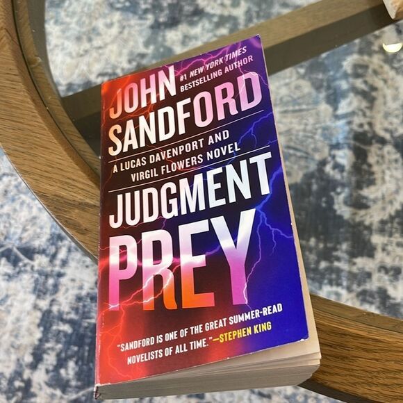 Judgment Prey by John Sandford - Picture 2 of 6